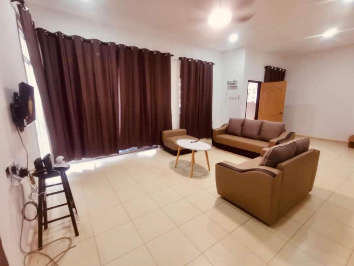 Oyo Homes 90524 D'J Pegaso Serom Homestay Muar Exterior photo