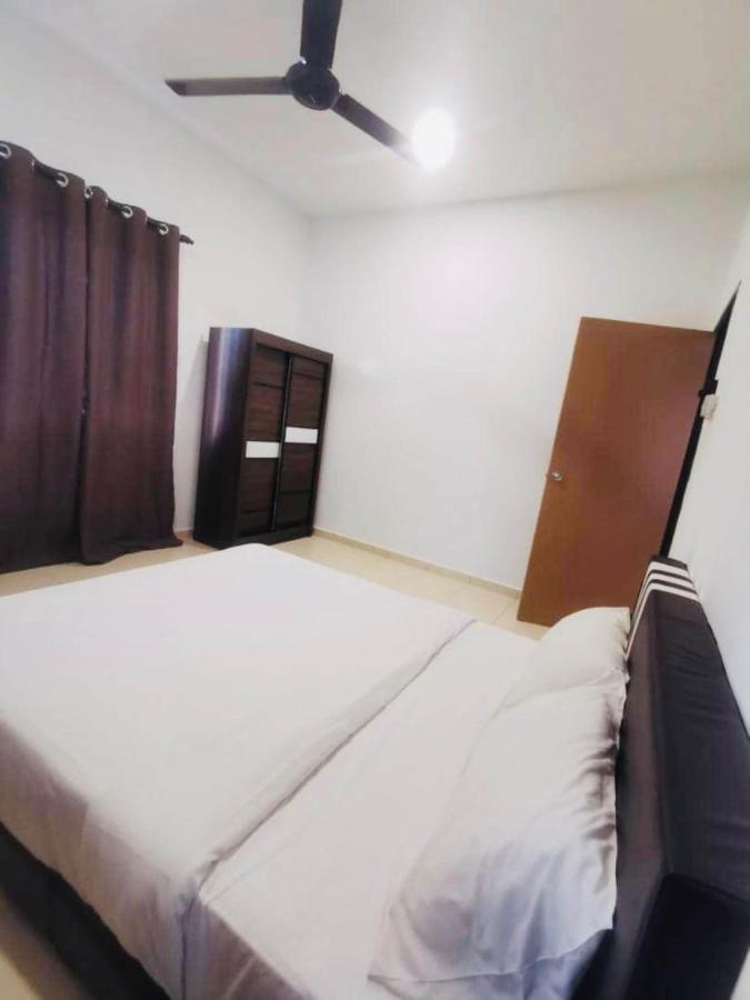 Oyo Homes 90524 D'J Pegaso Serom Homestay Muar Exterior photo