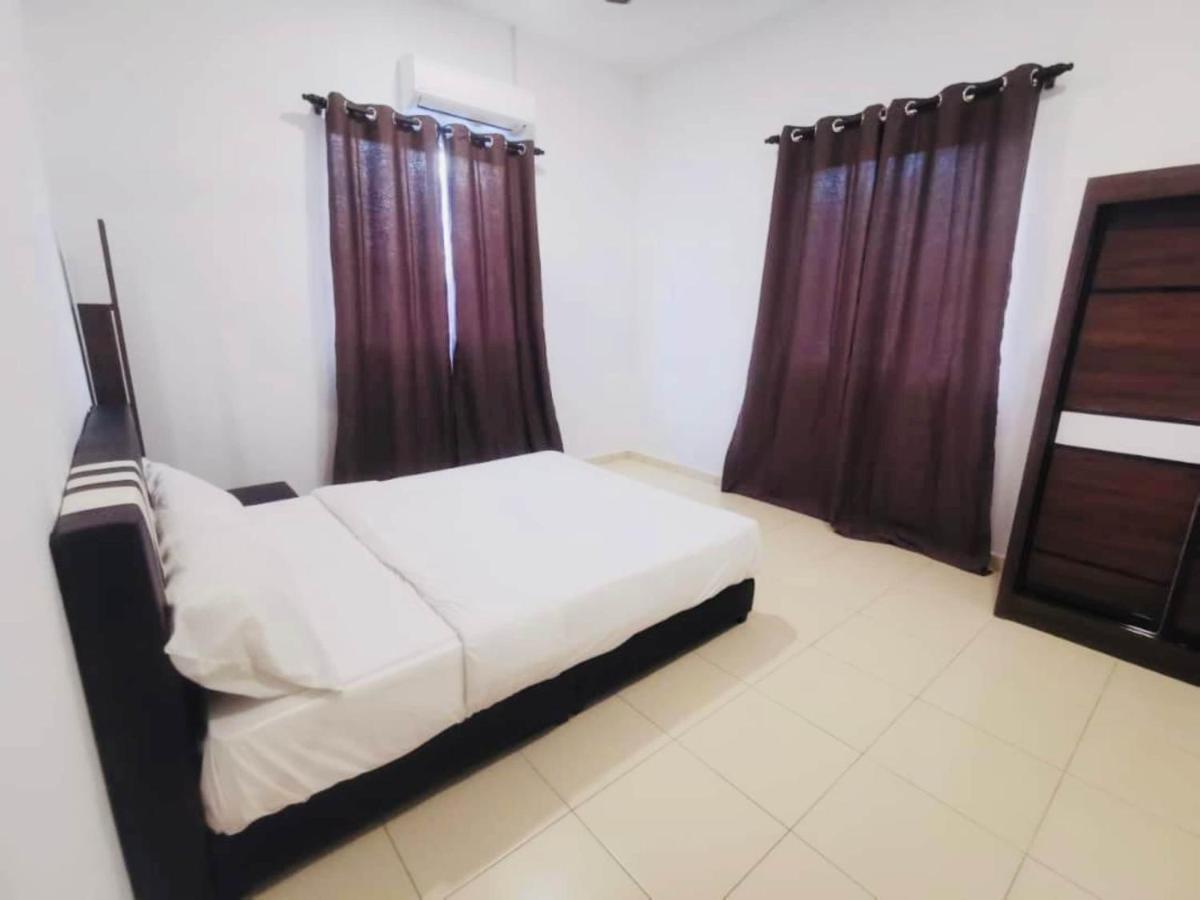 Oyo Homes 90524 D'J Pegaso Serom Homestay Muar Exterior photo