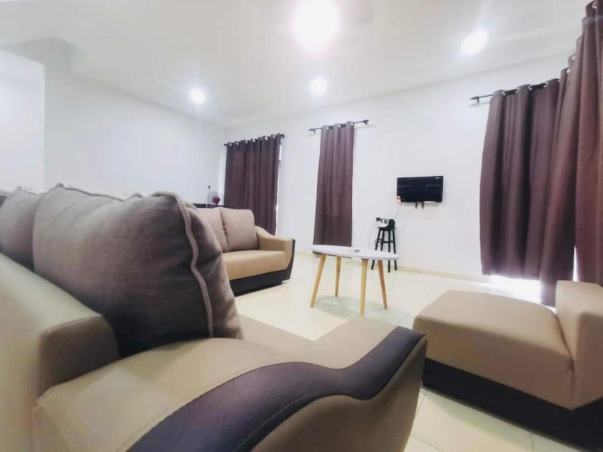 Oyo Homes 90524 D'J Pegaso Serom Homestay Muar Exterior photo